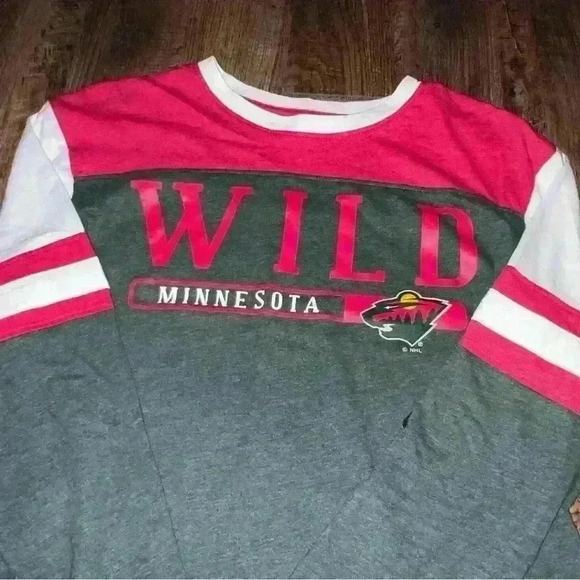 BNWT NHL Minnesota Wild long sleeve red and green shirt-medium - Picture 2 of 5